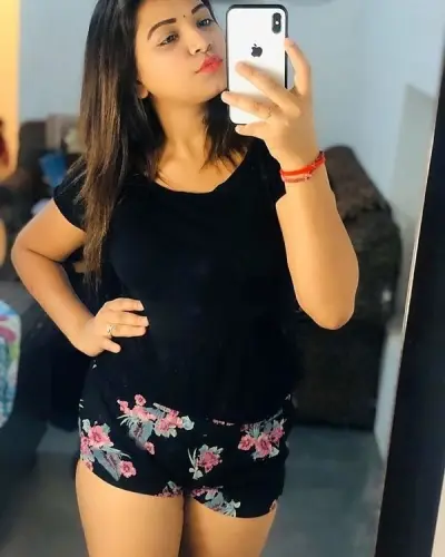 Kapadvanj Escorts